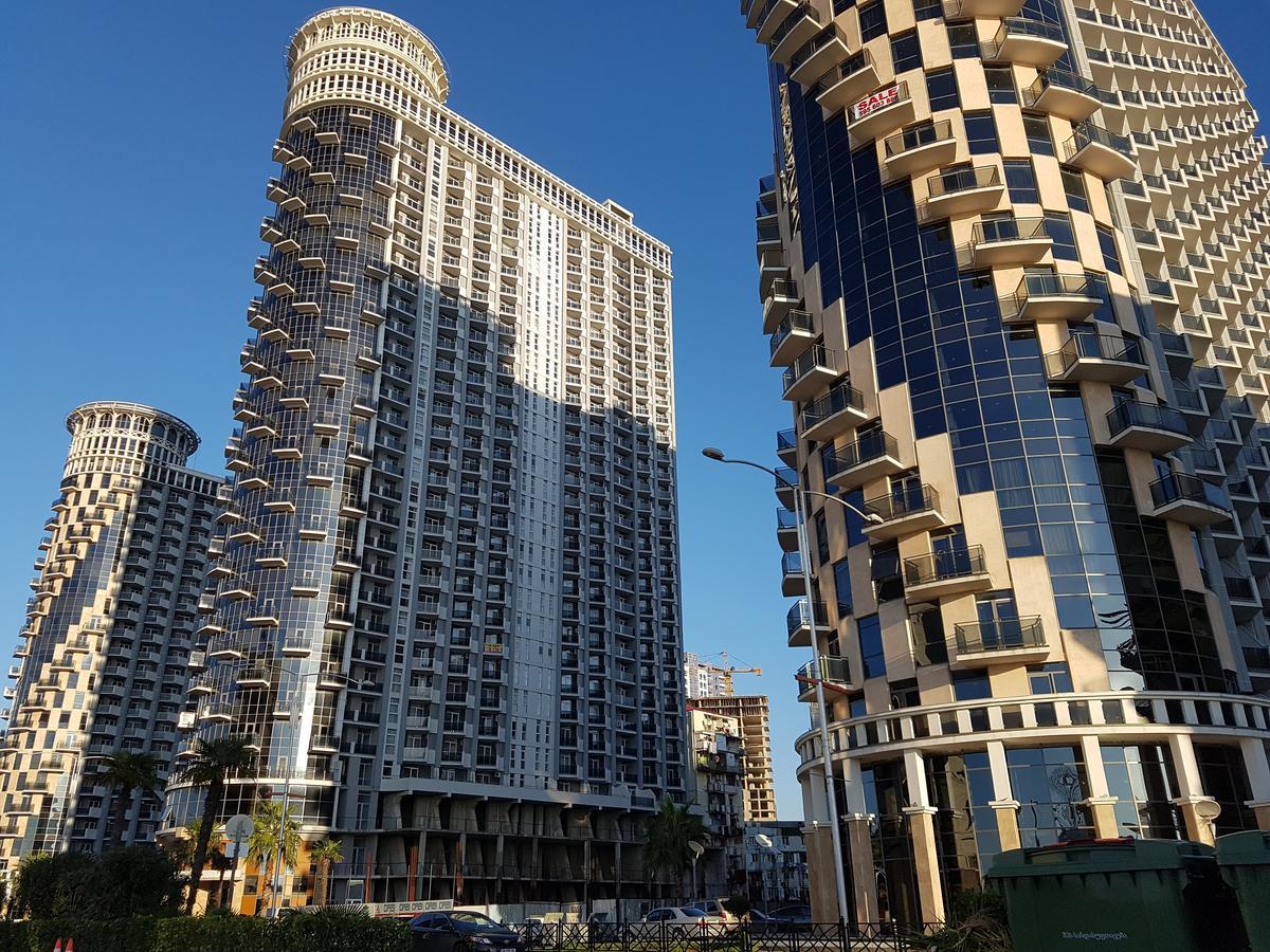 バトゥーミ Panorama Sea Towerアパートホテル エクステリア 写真